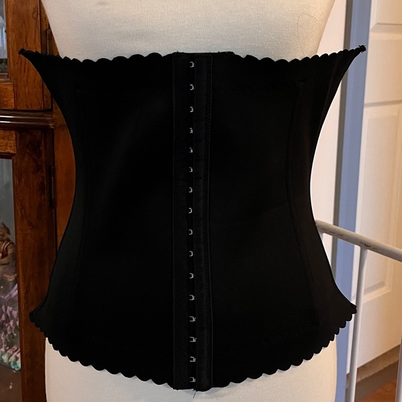 8 Of Hearts Waist Firm Compression Cincher Shapewear Corset Body Shaper XXL - Picture 1 of 7
